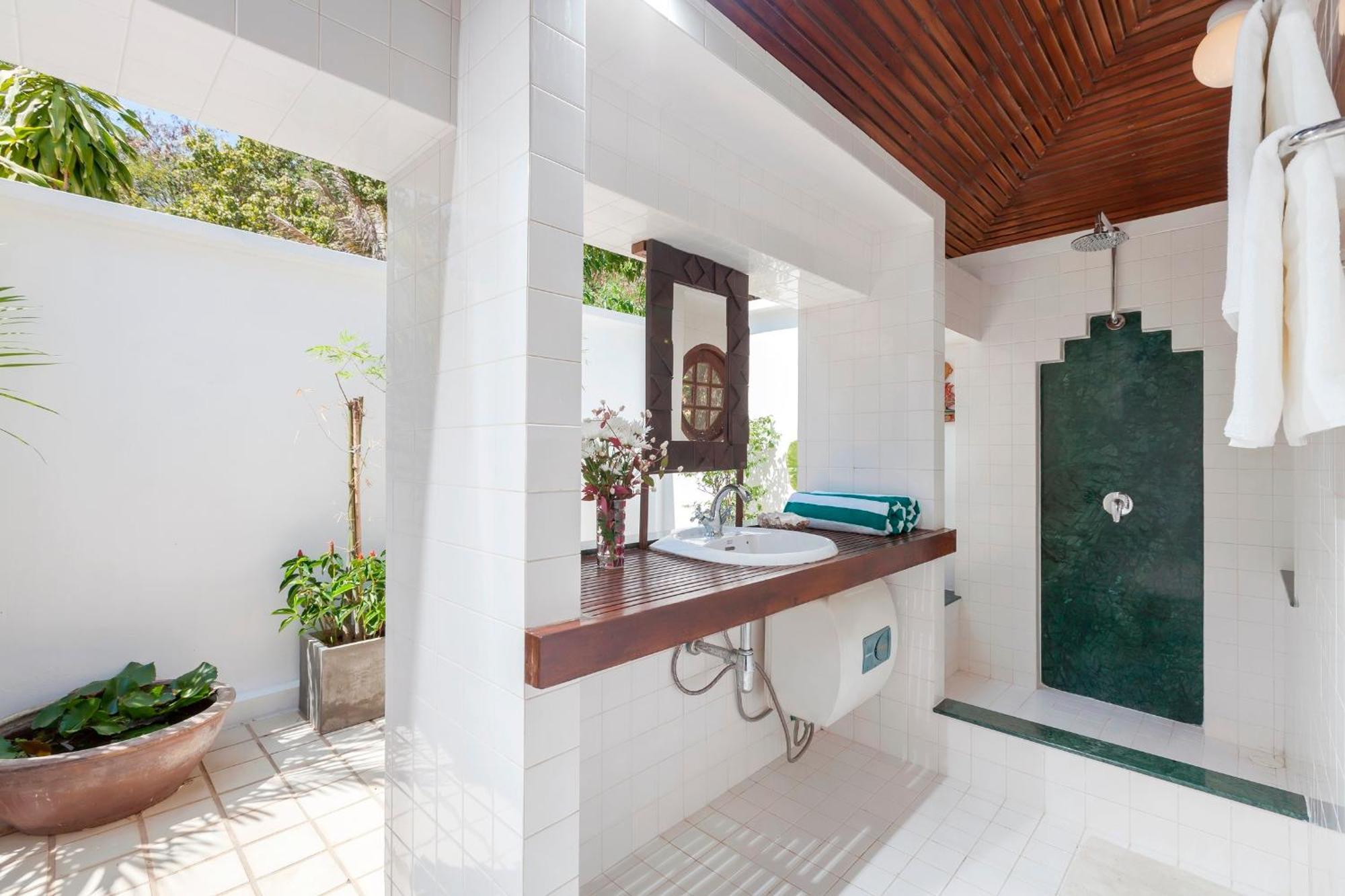 Baan Khunying - Secluded Phuket Beachfront Villa Rawai Εξωτερικό φωτογραφία