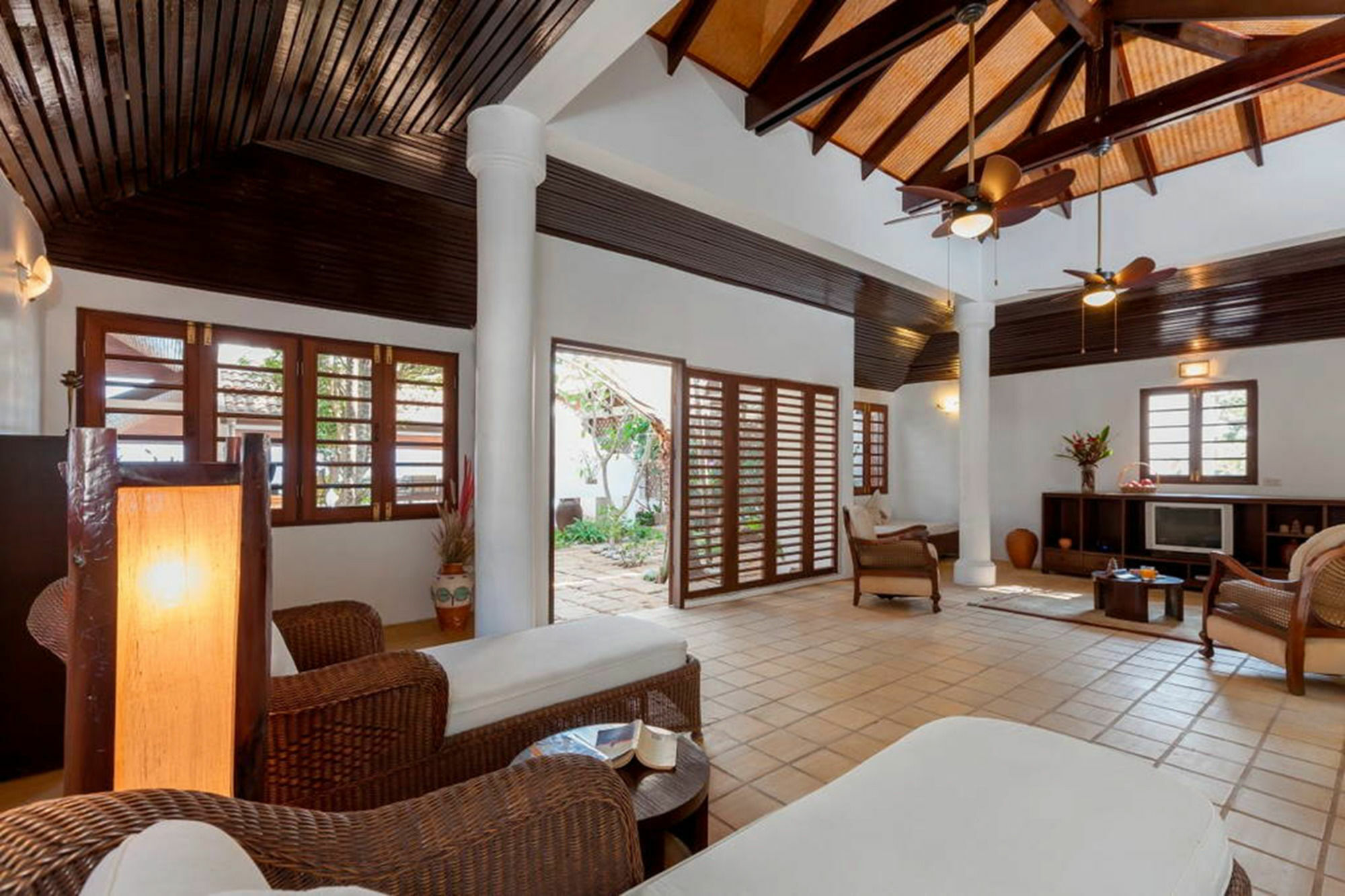 Baan Khunying - Secluded Phuket Beachfront Villa Rawai Εξωτερικό φωτογραφία