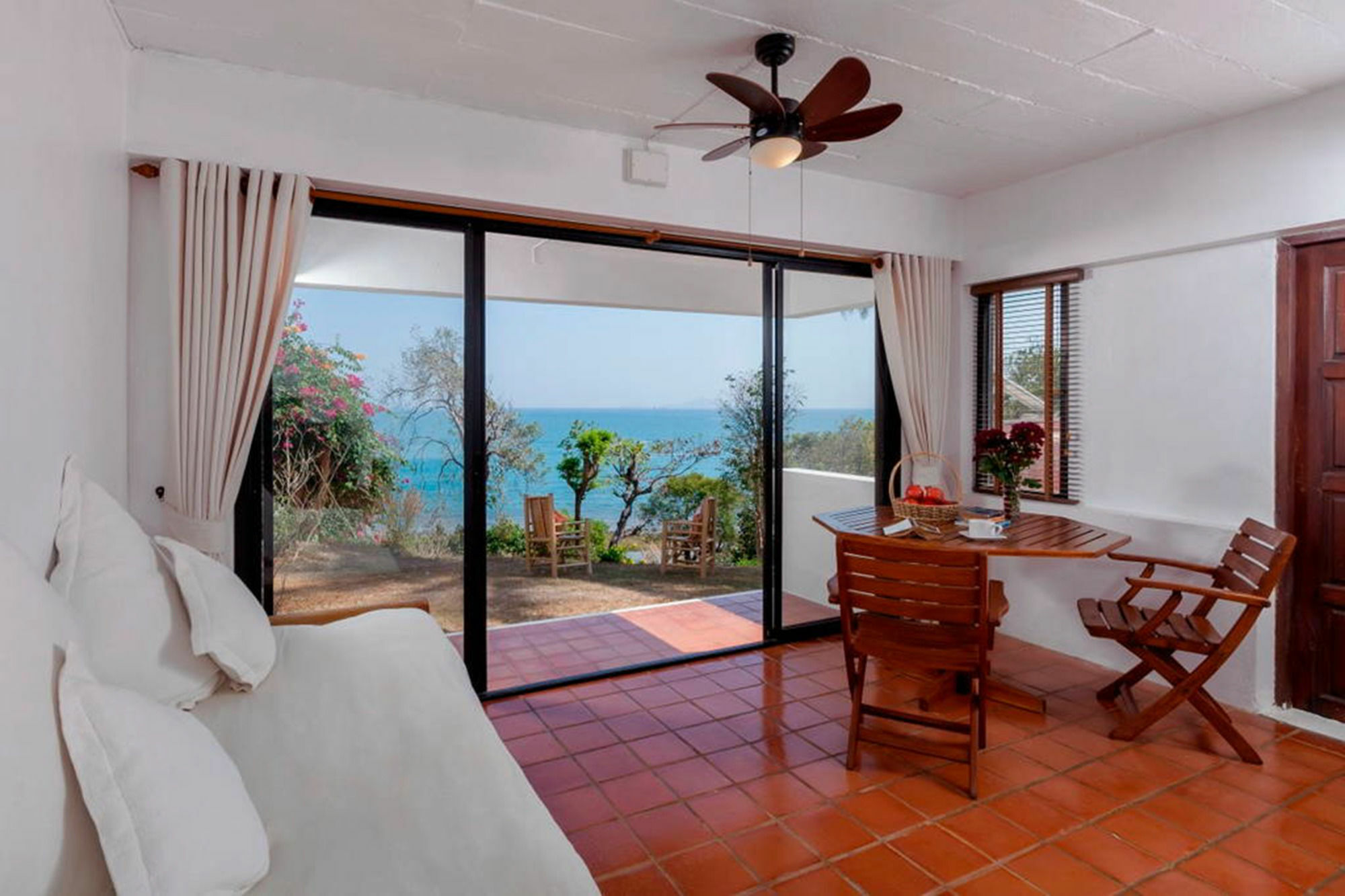 Baan Khunying - Secluded Phuket Beachfront Villa Rawai Εξωτερικό φωτογραφία